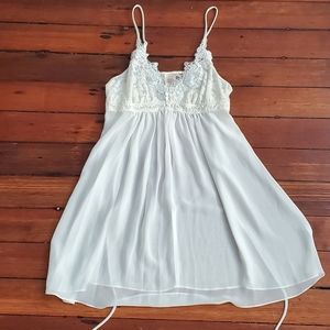In Bloom by Jonquil white lace and sheer babydoll negligee